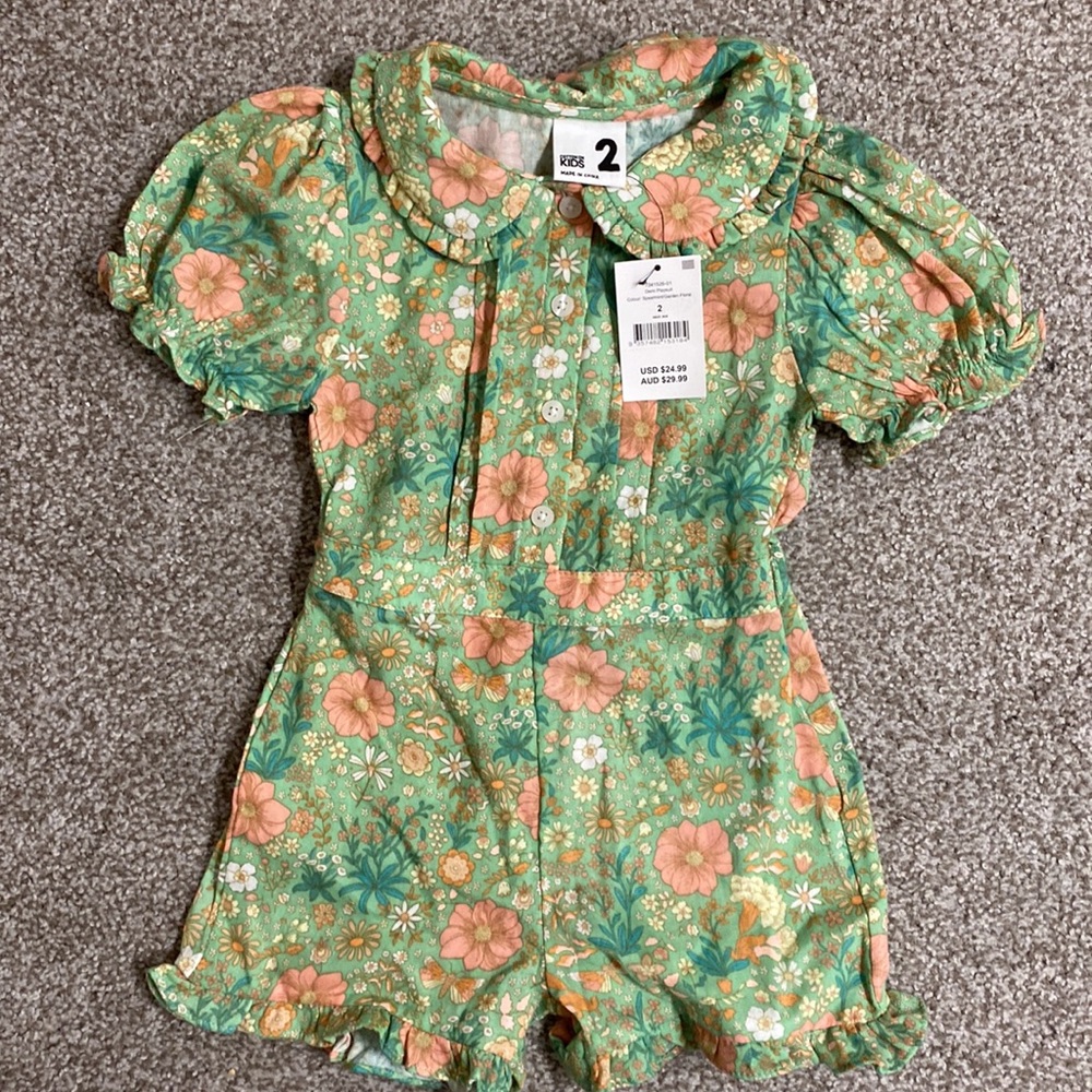Demi play suit green garden floral. New with tag children’s size 2